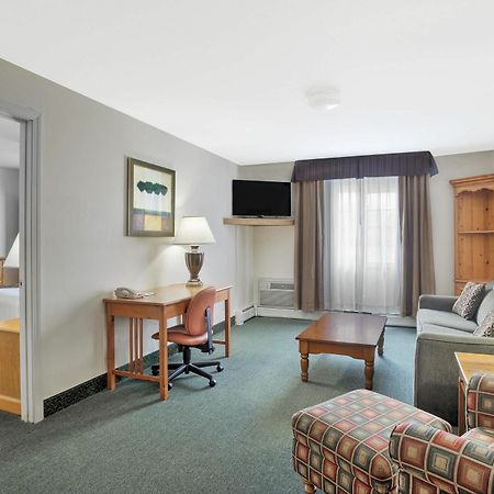 Baymont By Wyndham Essex Burlington Area Hotell Eksteriør bilde