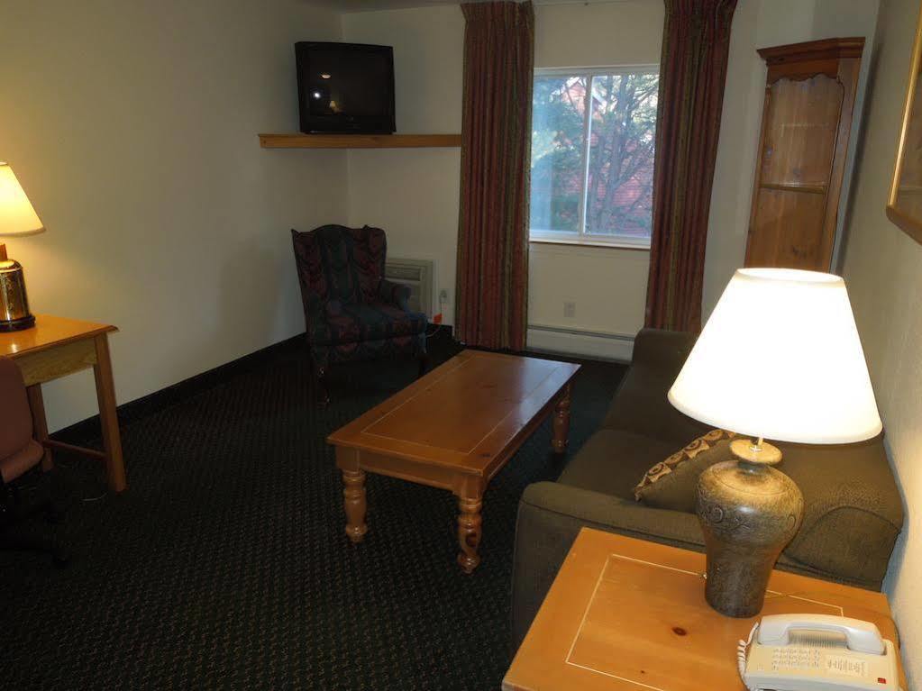 Baymont By Wyndham Essex Burlington Area Hotell Eksteriør bilde