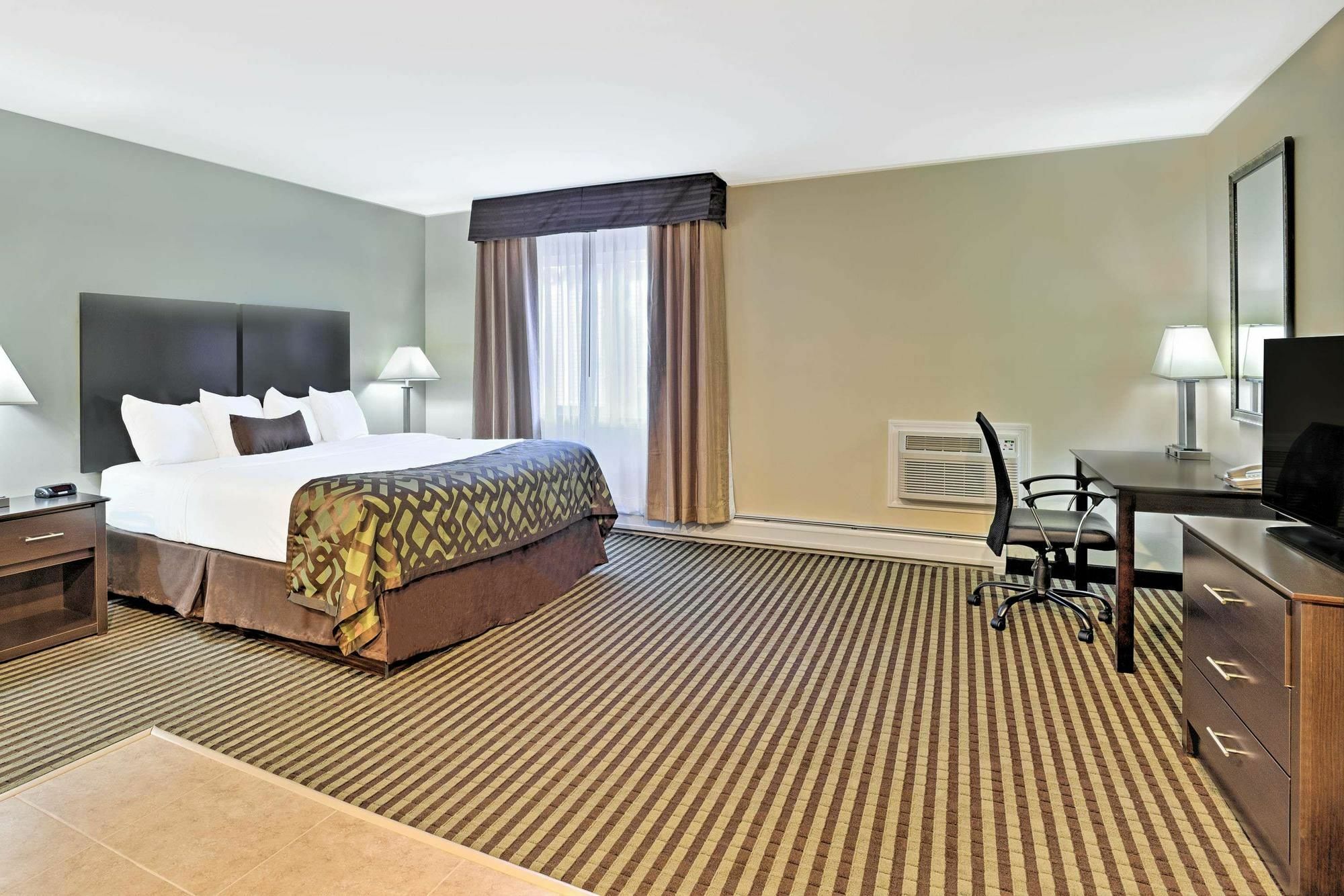 Baymont By Wyndham Essex Burlington Area Hotell Eksteriør bilde