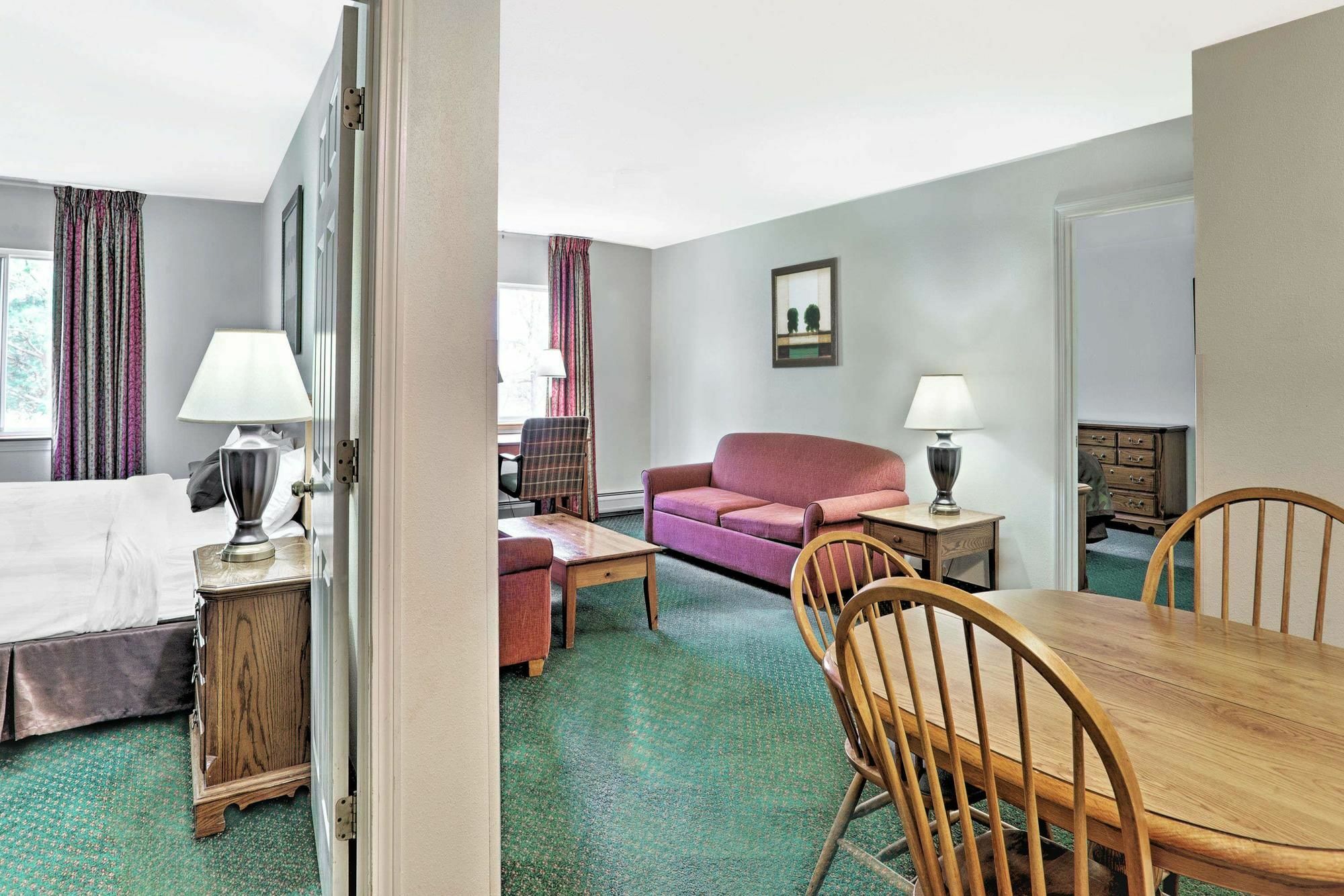 Baymont By Wyndham Essex Burlington Area Hotell Eksteriør bilde