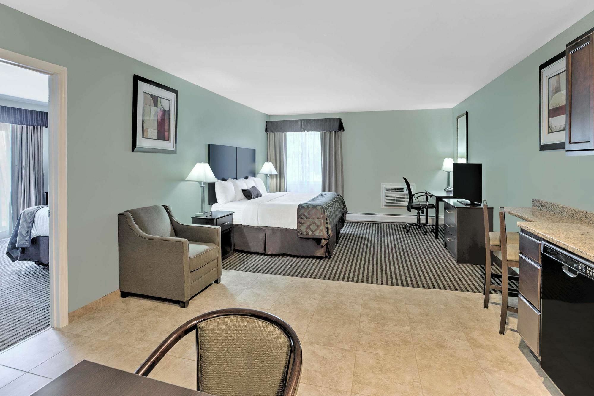 Baymont By Wyndham Essex Burlington Area Hotell Eksteriør bilde