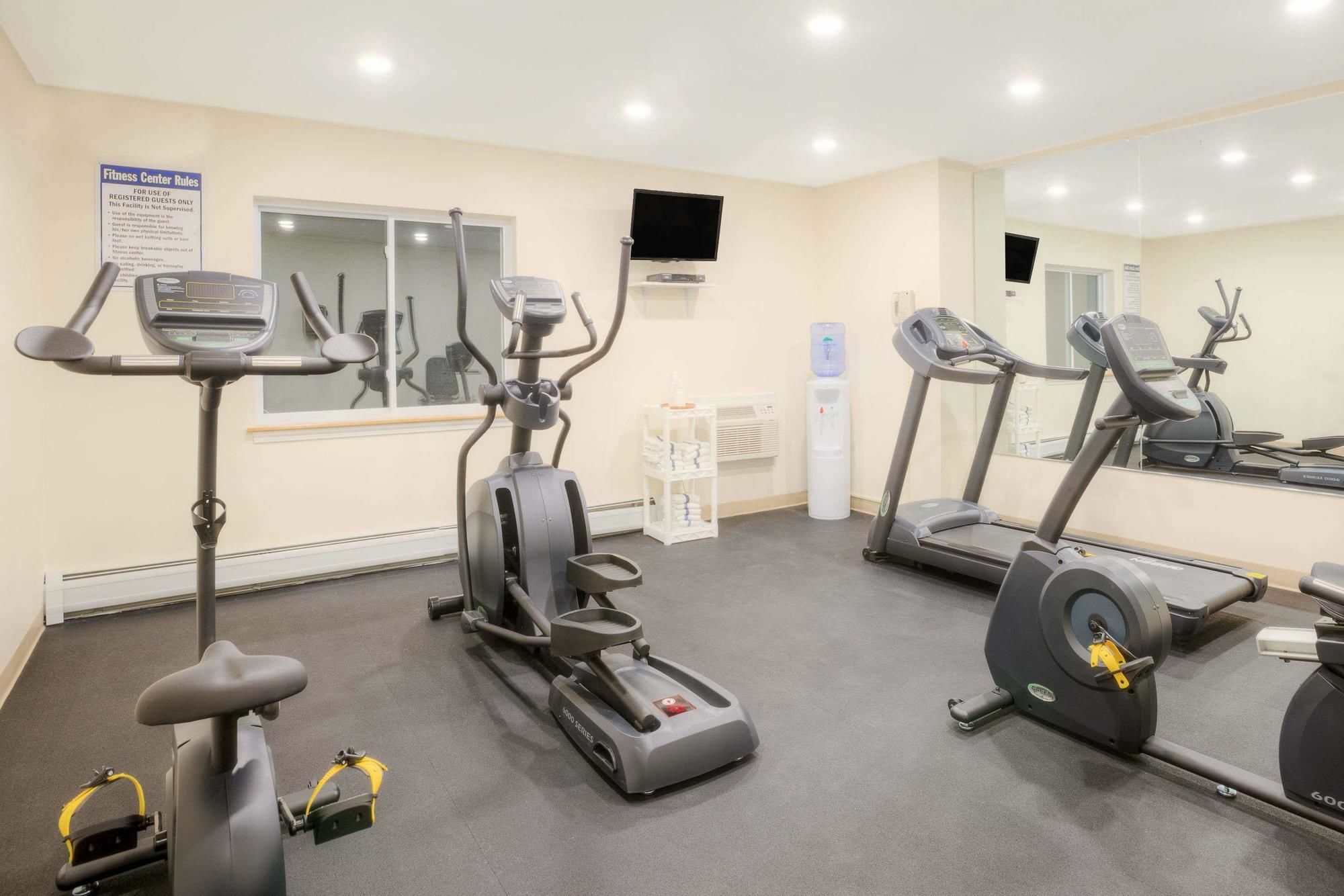Baymont By Wyndham Essex Burlington Area Hotell Eksteriør bilde